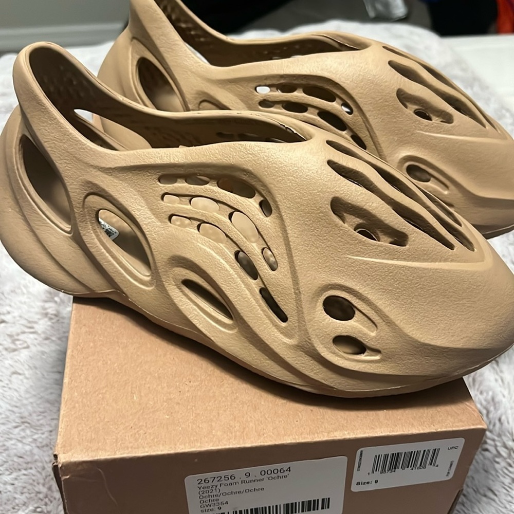 Yeezy foam runner